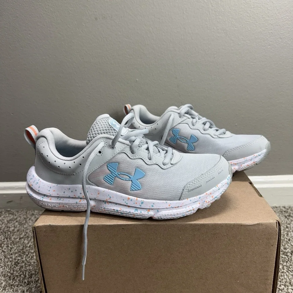 Under Armour UA Charged Assert 10 PNTSP Grey Sneaker Women SZ 8.5 3027092-100